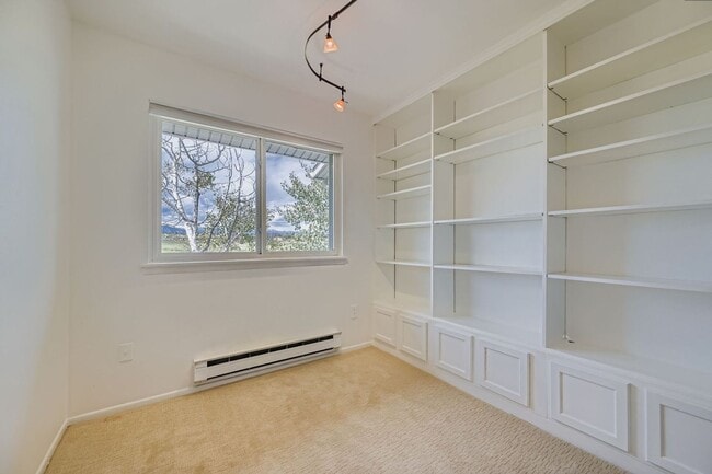 Building Photo - 1858 Centaur Cir