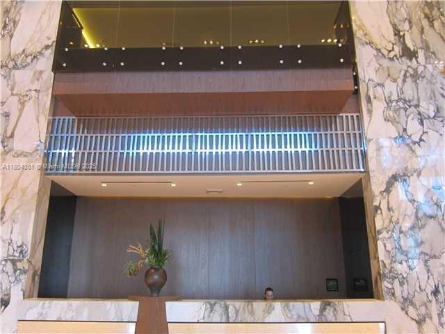 Building Photo - 2020 N Bayshore Dr