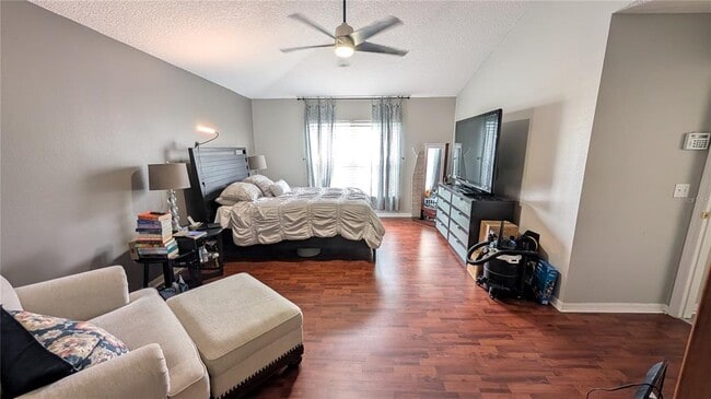 Building Photo - 106 Royalty Cir