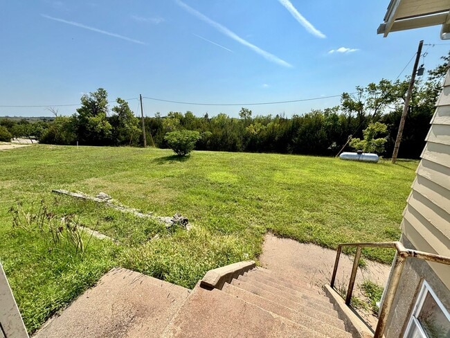 Building Photo - Italian Estates Property Management