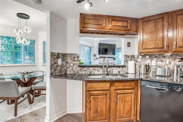 Building Photo - 3033 San Jacinto St