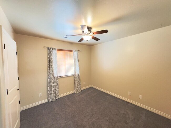 Building Photo - 1078 Cinnamon Ridge Dr
