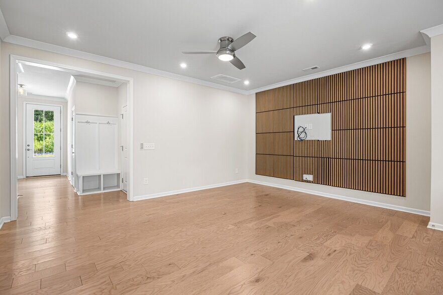 Building Photo - 529 Madison Falls Ct