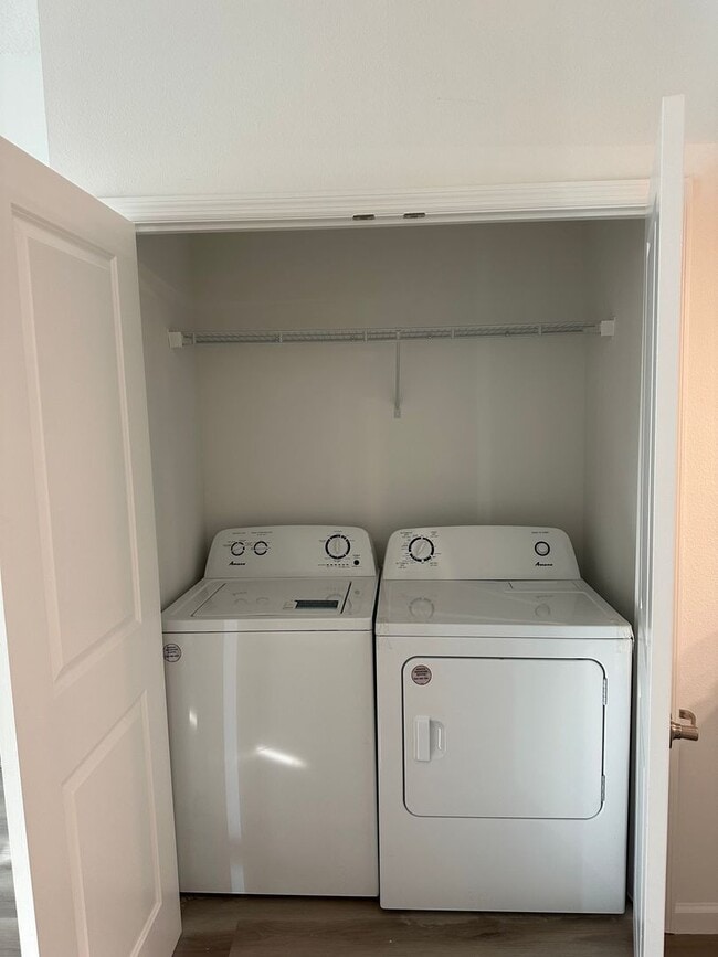 Building Photo - Beautiful 2 Bedroom, 2 Bathroom Apartment in Prime Orlando Location – 1 Month Free!