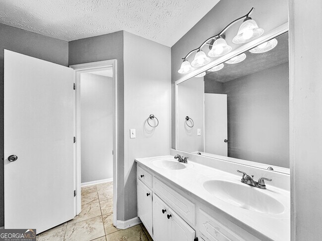 Building Photo - 1299 Bugle Ct