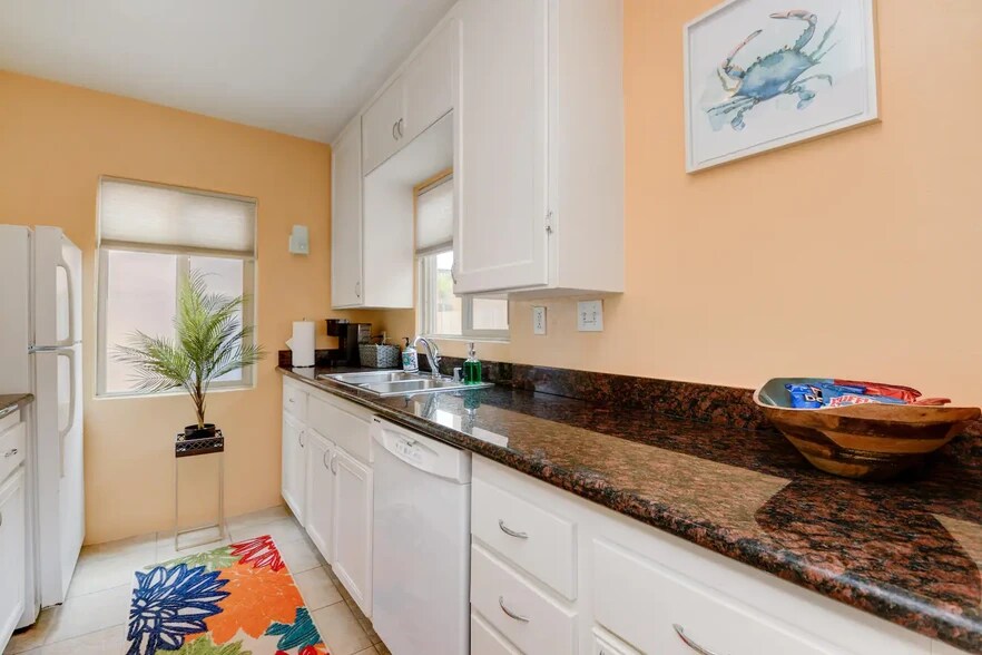 Building Photo - 817 Island Ct