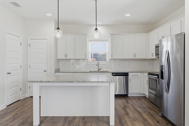 Building Photo - 114 Walden Village Ct