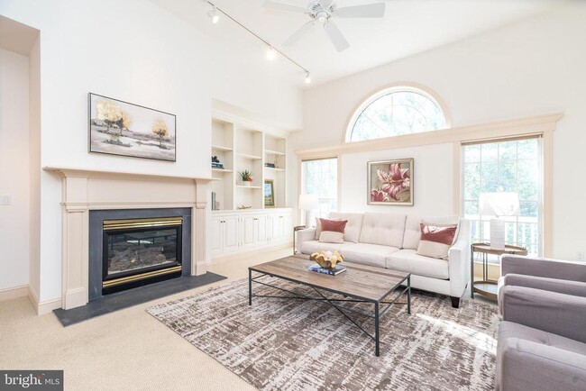 Building Photo - 5812 Hickory Hollow Ln