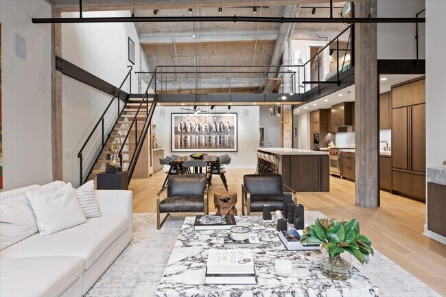 Building Photo - 850 W Adams St