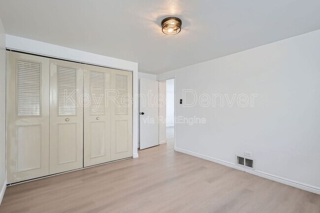 Building Photo - 65 N Clarkson St