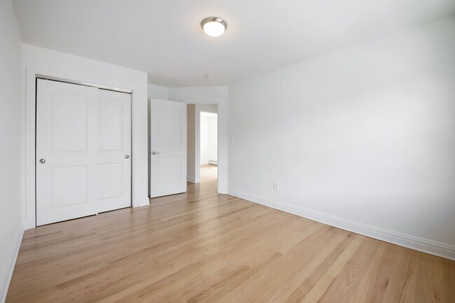 Building Photo - 307 9th St