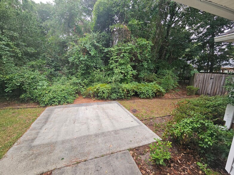 Building Photo - 6902 Persimmon Pl