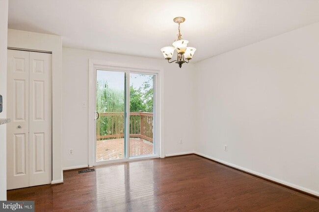 Building Photo - 302 Ridgecrest Ct