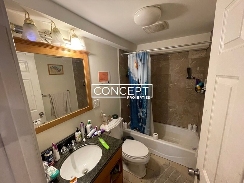 Building Photo - 1426 Commonwealth Ave