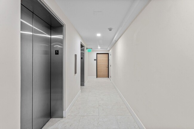 Building Photo - 5460 N Ocean Dr