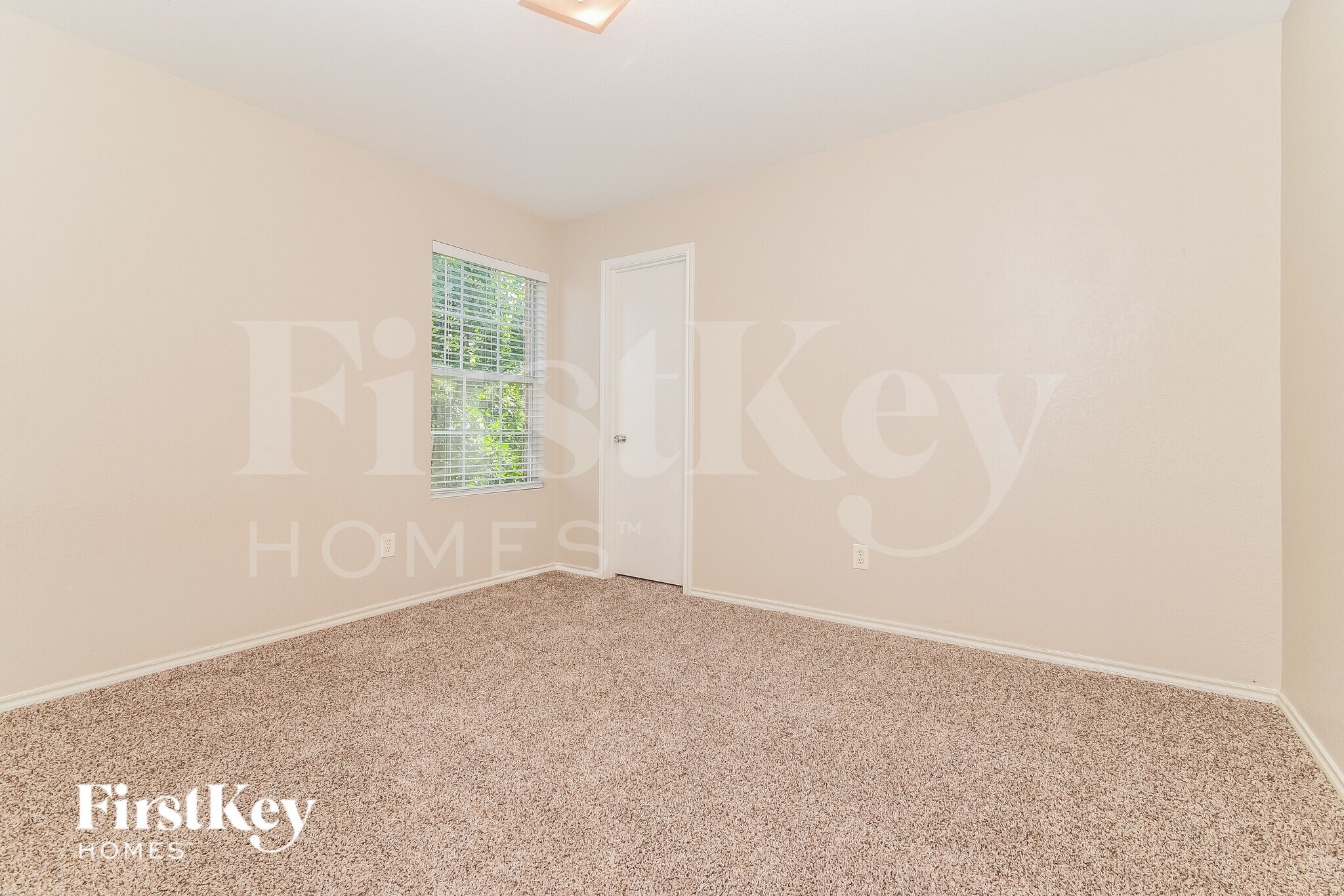 Building Photo - 2801 Spencer Cir