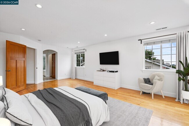 Building Photo - 4132 Balfour Ave