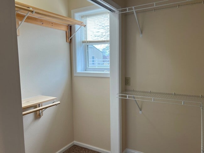 Building Photo - Marshfield Rental Home