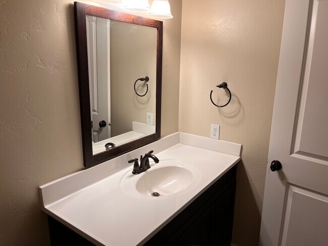 Building Photo - 2837 W Bear Ridge Way