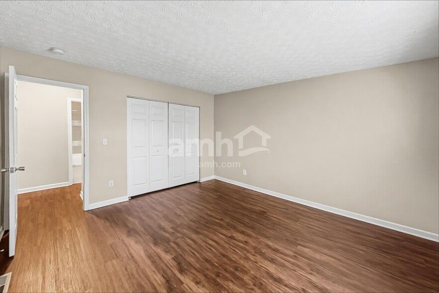 Building Photo - 340 Evergreen Cir