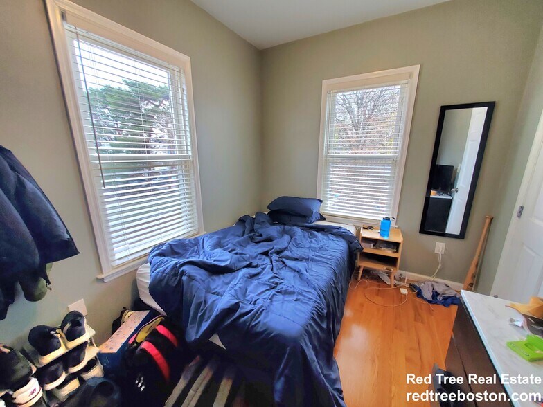 Building Photo - 296 Brookline St