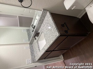 Building Photo - 2222 Sandlewood Cv