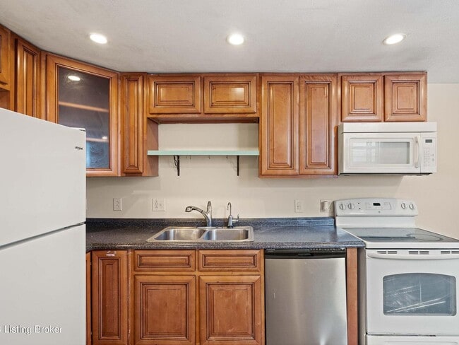 Building Photo - 1406 Walter Ave