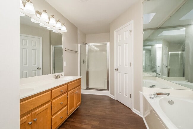 Building Photo - 128 Cedar Forest Dr