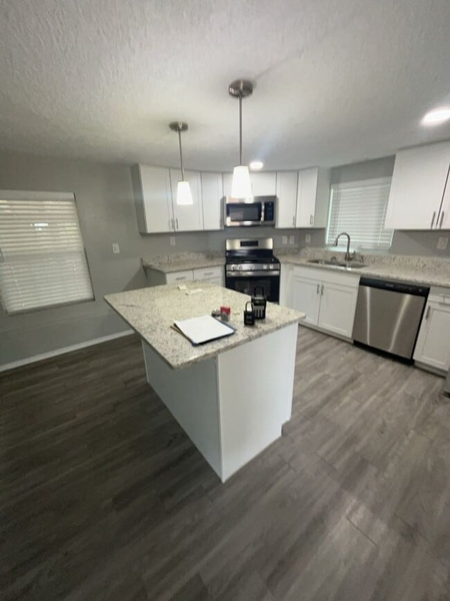 Building Photo - 4916 Moore Cir