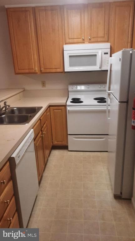 Building Photo - 57 N Cherry St