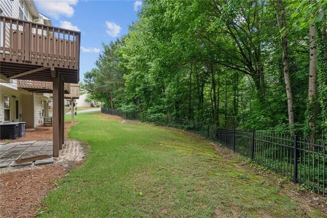 Building Photo - 6720 Stoneleigh Way
