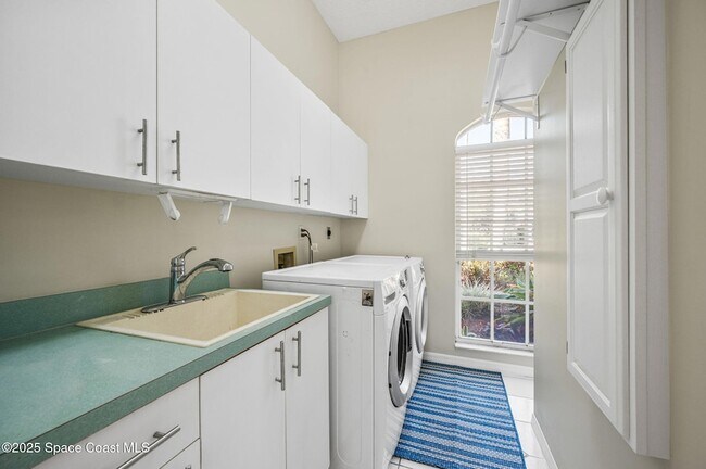 Building Photo - 174 Martesia Way