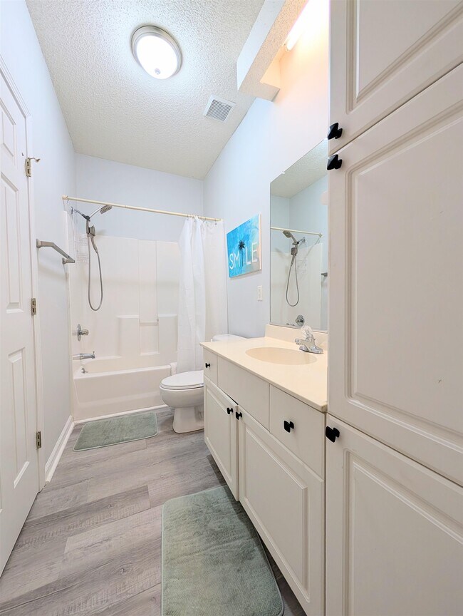 Building Photo - 9772 Leyland Dr