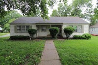 Building Photo - June FREE On This Updated 1 Bedroom 1 Bath Duplex in Navy Hill Area in Olathe