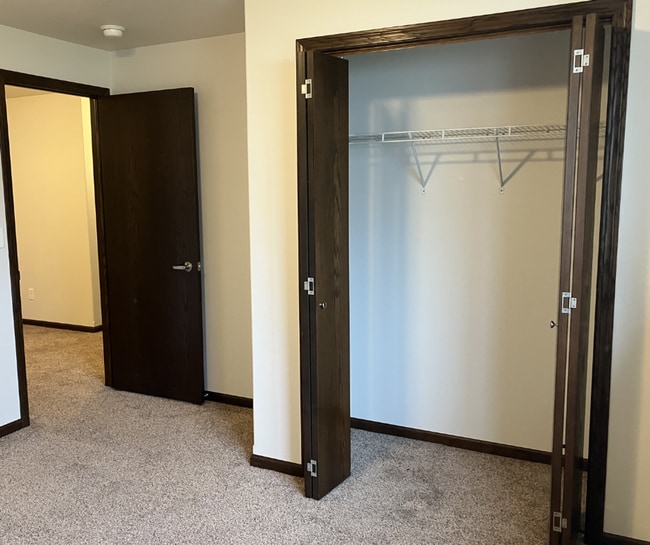 Building Photo - 3 Bed 2 Bath Twin Home