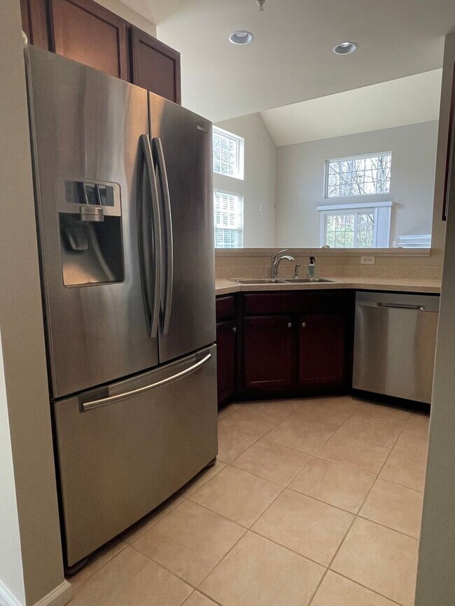 Building Photo - 1201 Rustads Cir