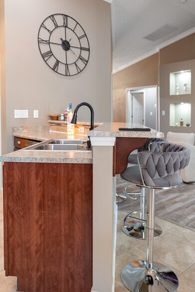 Building Photo - 25 Kettle Ct