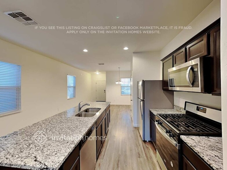 Building Photo - 218 N 201st Ave