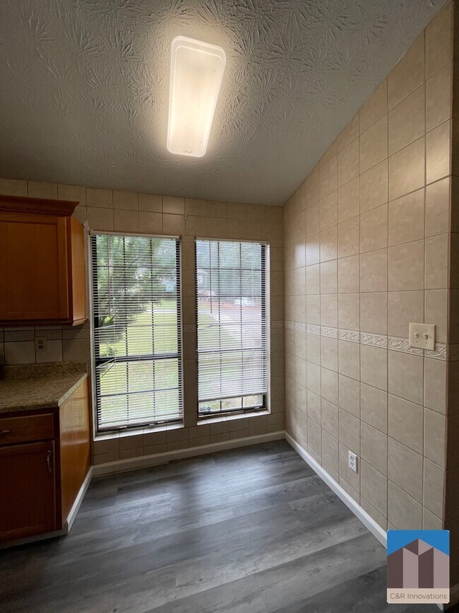 Building Photo - 1086 Riva Ridge Dr