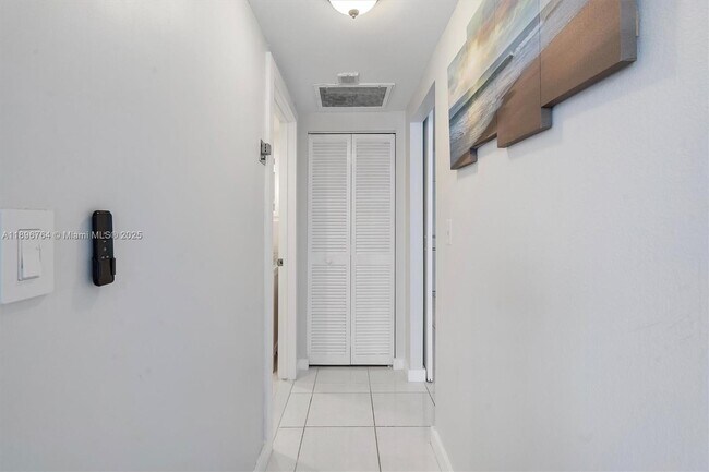 Building Photo - 1980 S Ocean Dr