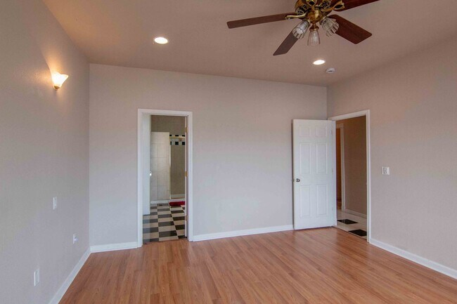 Building Photo - Lake California Home for Rent | Gated Community, Lake Access, Pool & Tennis Courts