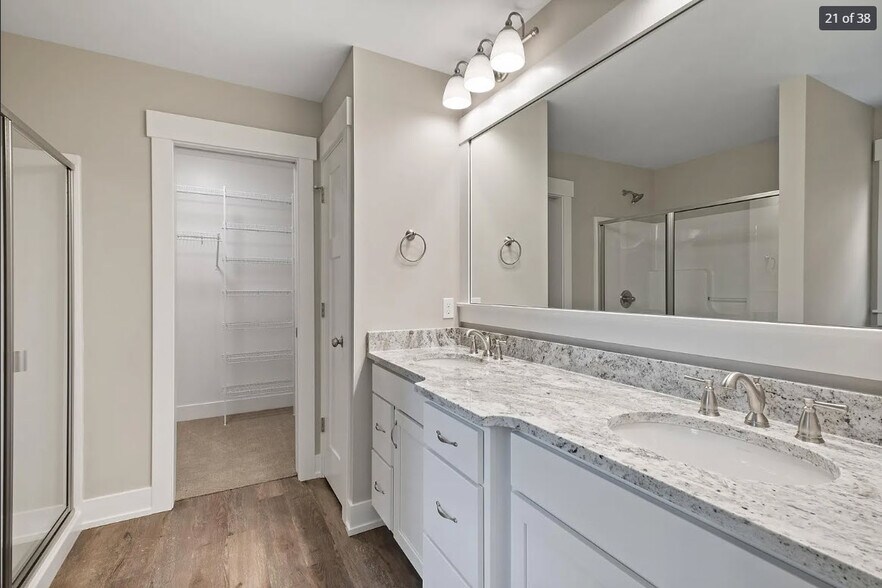 Building Photo - 5453 W Heathwood Dr SE