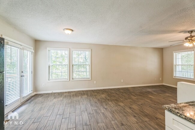 Building Photo - 56 Boone Dr