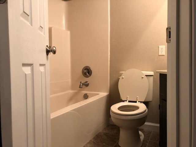 Building Photo - 2519 Forest Home Rd