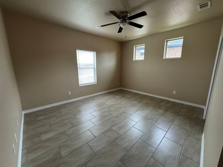 Building Photo - 5415 Rose Gdn Lp