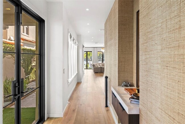 Building Photo - 1123 Abbeys Way