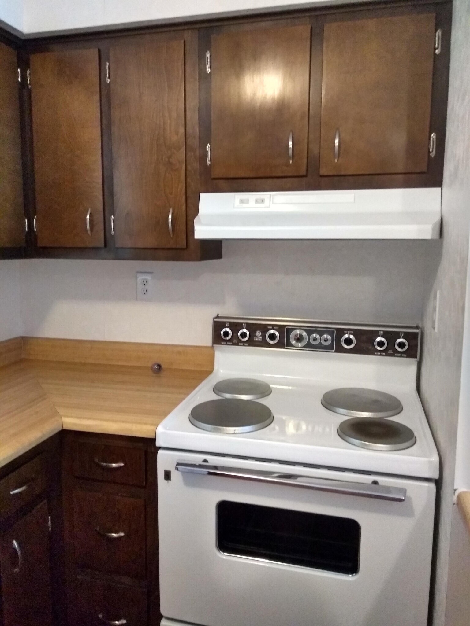 Building Photo - 5507 Kaplan Dr