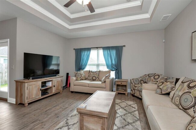 Building Photo - 8605 Bucklebury Dr