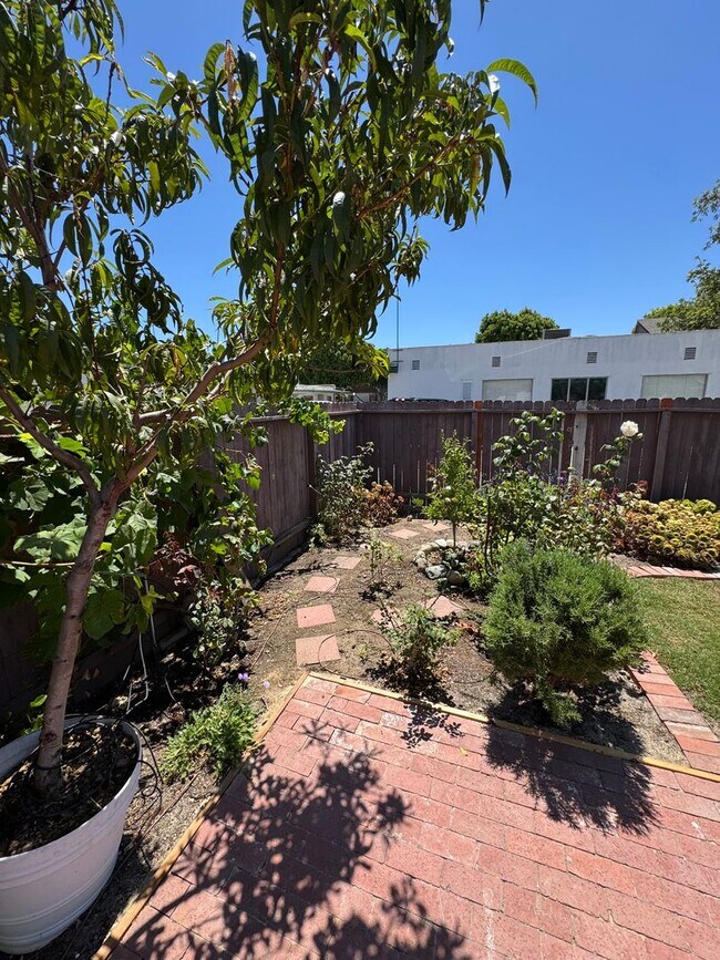 Building Photo - Charming 2-Bedroom Home in the Heart of Or...