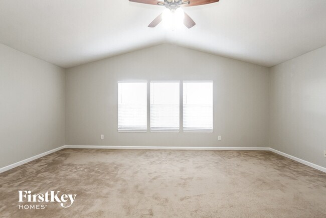 Building Photo - 5671 W Woodview Trail